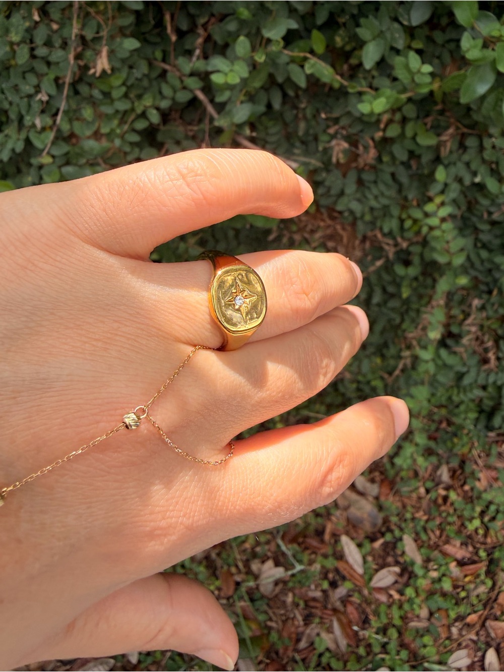 Signet Ring with Star Motif and Center Stone Gold Ring Waterproof - Picture 5 of 10